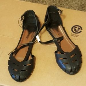 Black flats/sandals